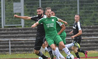 Nach einer kurzweiligen ersten Hälfte gewinnt der SC Verl die Partie gegen den FC Gütersloh. - Jens Dünhölter