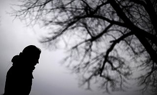 Wer sich durch eine Psychotherapie Hilfe suchen will, muss mit langen Wartezeiten rechnen. - Julian Stratenschulte/dpa