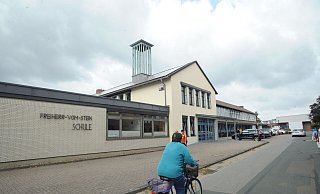 Die frühere Realschule Rahden könnte zum Ausweich-Quartier für die Kinder aus der Kita "Sonnenstrahl" werden. Die Kita muss nach einem Brand saniert werden. - Archiv Joern Spreen-Ledebur