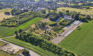 Die zwölf ehemaligen Deponieflächen liegen südlich der Bergstraße und östlich von Bornholte-Bahnhof. Sechs Altlasten wurden bereits bis 2017 saniert, nun nimmt der Kreis Gütersloh die nächste in Angriff. - Roland Thöring