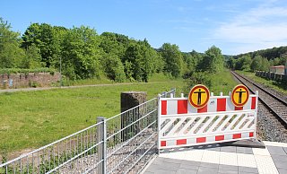 Das Areal der Zufahrt bietet viel Raum für eine Busschleife und Pendlerparkplätze. - Burkhard Battran