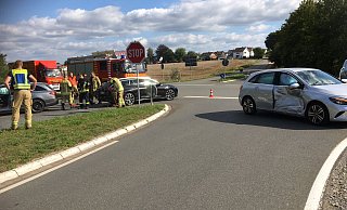 Zwei graue Autos der Marke Mercedes-Benz waren am Unfall beteiligt. - Josef Köhne