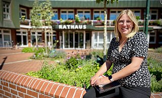 Steinhagens Bürgermeisterin Sarah Süß (32) verabschiedet sich am 23. August in den Mutterschutz. - Nicole Donath Steinhagens Bürgermeisterin Sarah Süß (32) verabschiedet sich am 23. August in den Mutterschutz. - Nicole Donath