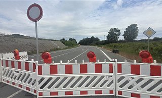 Die Sperrung an der Landesstraße 828 von Scherfede und Rimbeck kommend. - Simone Flörke