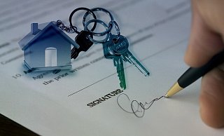 Diese Häuser kommen im Dezember in Lippe unter den Hammer. - Symbolbild: Pixabay