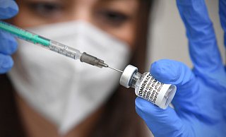Die Berliner Charité bietet ihrem Personal Auffrischungsimpfungen zum Schutz vor dem Coronavirus an. - picture alliance
