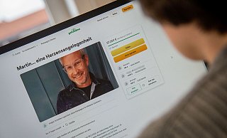 Mehr als 67.000 Euro sind nach drei Tagen bei der Spendenaktion für den erkrankten Paderborner Fotografen Martin Synowzik zusammengekommen. - Niklas Tüns