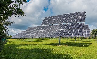 Die Pläne zum Bau von Photovoltaik-Anlagen sind umstritten. - Symbolfoto: Pixabay/mrganso