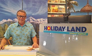 Franz-Josef "Jo-Jo" Tegethoff ist seit 1986 mit seinem Holiday-Land-Reisebüro in Warburg. - Simone Flörke