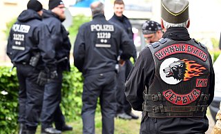 Jährlich steuern Mitglieder der russischen "Nachtwölfe" Berlin an - jetzt gibt es offenbar einen Ableger in Deutschland. - picture alliance / Jens Kalaene/dpa-Zentralbild/ZB