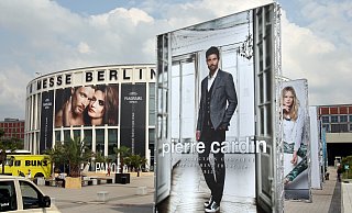 Auf der Modemesse Panorama in Berlin präsentiert sich Ahlers 2014 prominent mit großen Plakaten und aufwendigen Messeständen. Zuletzt hatte das Unternehmen einen eigenen Showroom in Düsseldorf. Foto: Frank-Michael Kiel-Steinkamp - Frank-Michael Kiel-Steinkamp