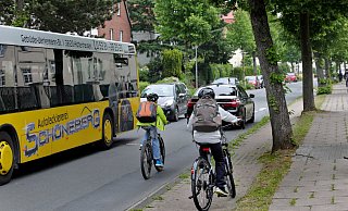 Radweg oder Fahrradstraße? Die einen halten es so, die anderen so. - FRANK-MICHAEL KIEL-STEINKAMP