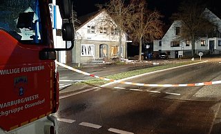 Innerhalb kürzester Zeit waren Einsatzkräfte der Kreispolizeibehörde Höxter am Tatort. - Dieter Scholz