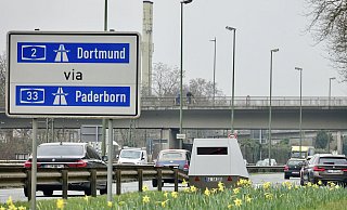 Das ist Lucy. Der neue Blitzer-Anhänger der Stadt steht seit Dienstag am OWD, Höhe Auffahrt Johannistal. - Peter Unger