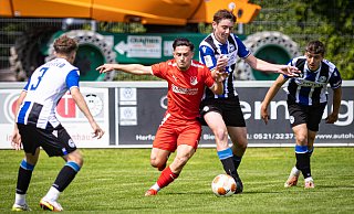 In der Vorrunde kommt es auch 2023 wieder zum Derby zwischen dem VfL Theesen und Arminia Bielefeld. - Mike-Dennis Mueller / www.mdm.photo