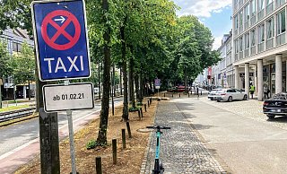 Der alternative Taxistand am Niederwall wird wieder aufgelöst. Kommende Woche können hier wieder normale Autos parken. - Jens Reichenbach