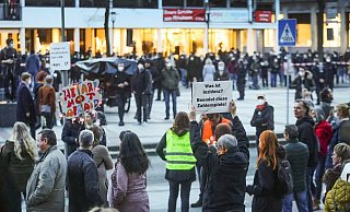 Immer wieder bringen Coronalegner und Verschwörungsschwurbler durch Falschinformationen Leben in Gefahr. Einige verdienen damit sogar Geld. - Symbolfoto: Sarah Jonek
