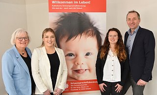 Mechthild Fernhomberg (v. l.), Praktikantin Jana Wilm, Lydia Denecke und Vorstand Thomas Rudolphi verzeichnen eine gute Nachfrage ihres Angebotes. - Pressebüro Flüter