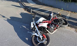 Das Benelli Leichtkraftrad des verunglückten 16-jährigen Bünders. - Polizei Herford