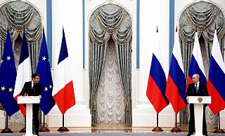 Es sei ihm bei den Beratungen mit Putin darum gegangen, "eine Eskalation zu verhindern und neue Perspektiven zu eröffnen", sagte der französische Präsident. - picture alliance / abaca