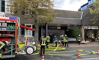 Die Tiefgarage wurde mit der gebäudeeigenen Zwangsbelüftung vom Rauch befreit. - Thorsten Heß
