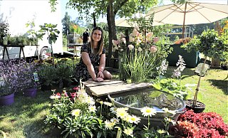 Charmaine Haid vom Veranstalter Evergreen in Kassel freut sich auf die Besucher des Gartenfestes in Corvey. - Simone Flörke