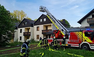 Die Feuerwehr war wieder mit einer Drehleiter im Einsatz. - Feuerwehr Bad Wünnenberg