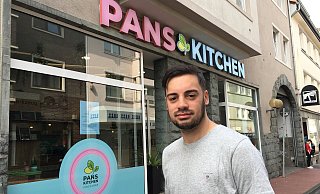 Onur Soyla, Operating Manager der jungen Kette Pans Kitchen, die in der Marienstraße eine Filiale hat. - Holger Kosbab