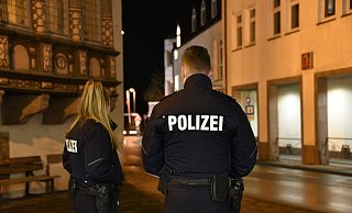 Mord und Totschlag im Kreis Höxter rufen die Mordermittler aus Bielefeld auf den Plan. Doch die lösen die Fälle in der Provinz keinesfalls allein. Zuletzt gesehen im Fall Steinheim, als die örtlichen Beamten maßgeblich beteiligt waren, einen Verdächtigen zu schnappen. - Symbolbild: Thomas Kube