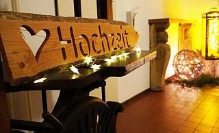 Das Standesamt im besonderen Lichterglanz. - Stadt