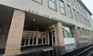 Im Paderborner Landgericht wird im Prozess um die Geldautomatensprengung in Ossendorf verhandelt. - Simone Flörke