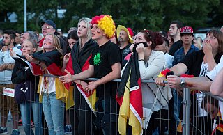 2016 konnten die Bünder noch im Steinmeisterpark mitfiebern, wie hier beim EM-Halbfinale Deutschland-Frankreich. Das wird in diesem Jahr nicht möglich sein. - Noah Wedel