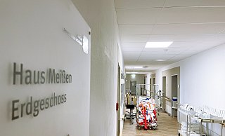 Die 117 Einzelzimmer, 16 Doppelzimmer, die Cafeteria und die Flure sind menschenleer. Was mit dem Gebäudekomplex weiter passiert, ist unklar. - Anja Peper
