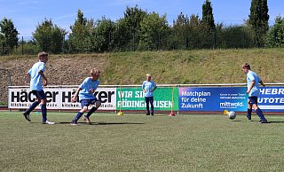 Die Teilnehmer des Fußball-Trainingslagers lernten auch Tricks, um sich in Unterzahl zu verteidigen. - Shannon-Lee Bendig