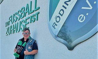 Steht auch mit Schalke-Brille zum SV Rödinghausen: Andreas Gerwersmann. - Florian Finke