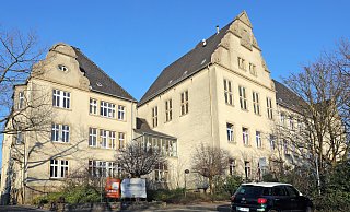 Am Königin-Mathilde-Gymnasium ist eine beunruhigende Schmiererei gefunden worden. - Frank-Michael Kiel-Steinkamp