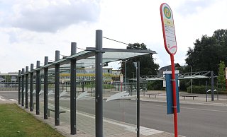 In der Umgebung des Busbahnhofs in Spenge passierte die Tat. - (Archivbild): Ekkehard Wind