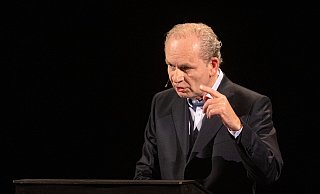 Ferdinand von Schirach zu Gast im Stadttheater. - Mike-Dennis Mller