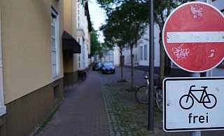 Bei den Einbahnstraßen, die in Gegenrichtung für Radfahrer geöffnet sind, kann die Stadt Höxter in der Umfrage punkten. - Symbolfoto: Pixabay