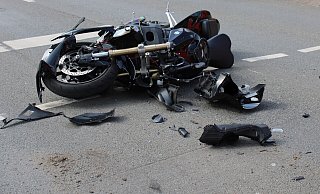 Das Motorrad nahm erheblichen Schaden. - Polizei Minden-Lübbeck