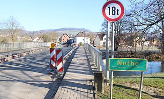 Für den Neubau der Nethebrücke in Bruchhausen soll allen Bürgern im Sommer die neue Planung vorgelegt werden. - burkhard battran