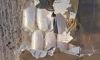 Archivbild: In den Päckchen wurde - wie im Fall des Herforders - Kokain gefunden. - Polizei