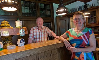 Bald wird es an der Theke ruhig sein. Dirk und Cornelia Wulfmeier öffnen am kommenden Sonntag ein letztes Mal ihr Restaurant im Bergfrieden. - Anja Hanneforth