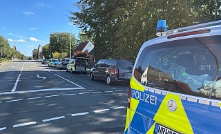 An der Königstraße in Richtung Hahlen gab es am Sonntag einen großen Polizeieinsatz. - Nadine Schwan