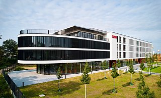 Eine Luftaufnahme des neuen Standorts der Hagedorn Unternehmensgruppe in Köln-Ehrenfeld. - Hagedorn Management GmbH