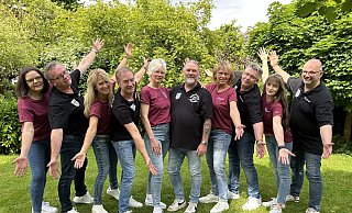 Königspaar Harry und Kerstin Lücke und Hofstaat, Martin & Ute Potthast. Detlef & Susanne Middeke, Jörg & Sandra Appelt, sowie Josef und Astrid Temme werden dem diesjährigen Schützenfest einen würdigen Rahmen geben - Altschützen Bredenborn