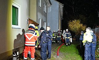 Notarzt, Polizei und Rettungskräfte waren am frühen Morgen in Bielefeld-Brackwede im Einsatz. - Barbara Franke