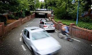 Grüne wollen mehr Sicherheit in der Bahnunterführung in Bünde. Unter anderem soll für Radfahrer auch die Rotphase gelten. - Gerald Dunkel