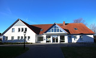Seit Längerem wird über einen möglichen Verkauf des Gemeindehauses in Preußisch Oldendorf diskutiert. Bei den Sparmaßnahmen ist aber auch das Personal der Kirchengemeinde betroffen. - Ilka Gülker