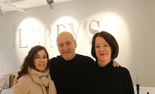 Lerry´s-Chef Thomas Lehrich (Mitte) mit seinen langjärigen Mitarbeiterinnen Montserrat Krüger (l.) und Corinna Giesbrecht. - Claus Frickemeier